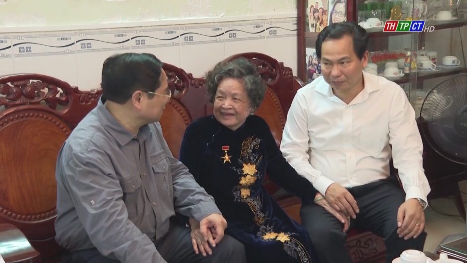 Prime Minister Phạm Minh Chính visited former Party, State leaders and ...